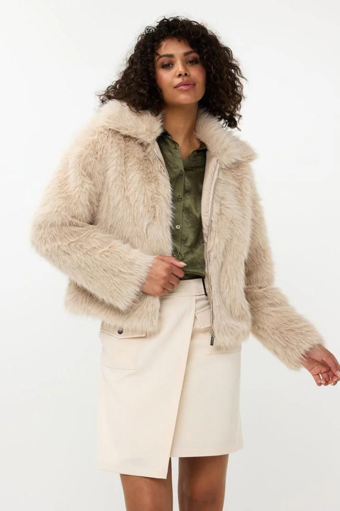 EsQualo Short Faux Fur Jacket F2437504