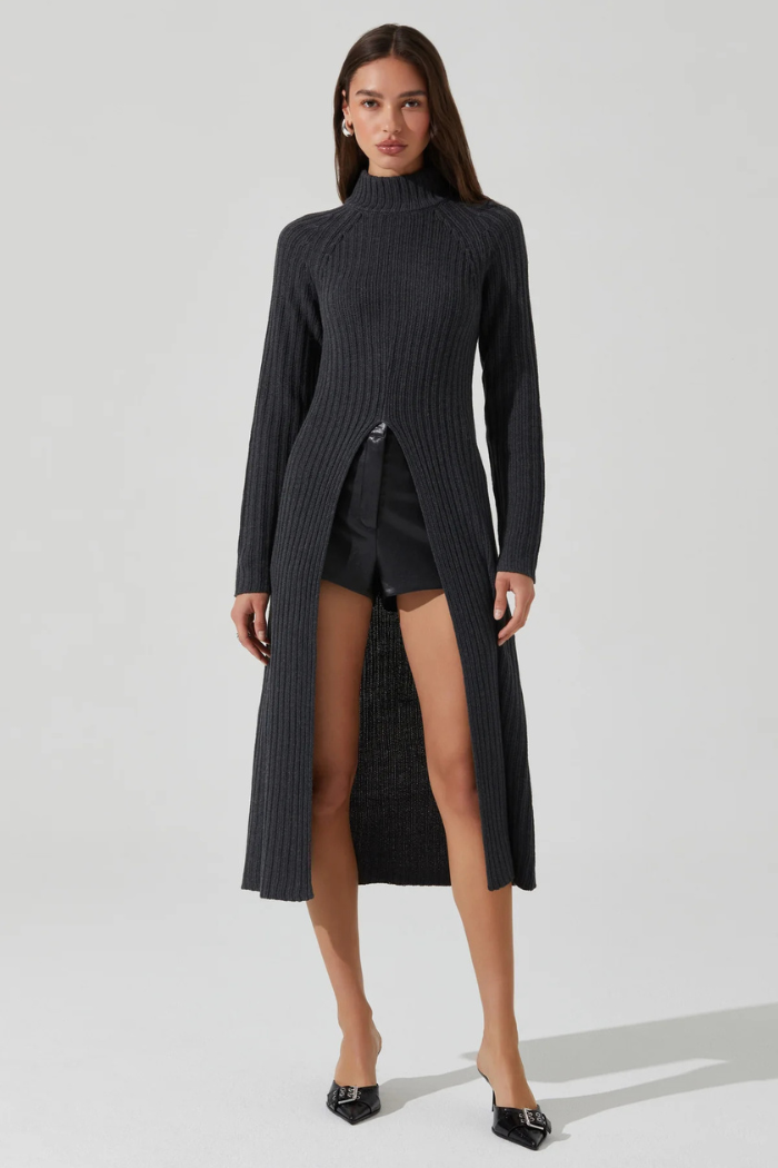 ASTR Estilo Mock Neck Slit Sweater